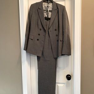 Women’s Tahari pantsuit size 10